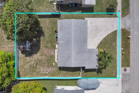 2771 NW 25th St, Fort Lauderdale FL 33311