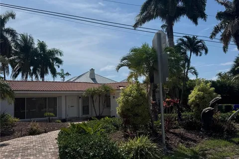 2404 NE 28th Ave, Fort Lauderdale FL 33305