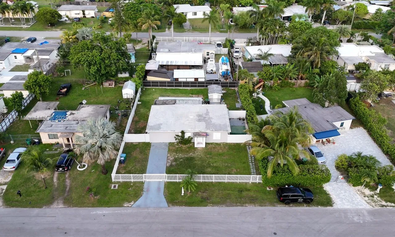 29125 Indiana Rd, Homestead FL 33033