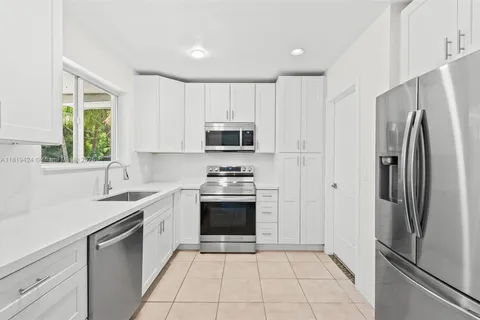 1760 SW 32nd Ct, Fort Lauderdale FL 33315