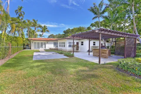1545 Baracoa Ave, Coral Gables FL 33146