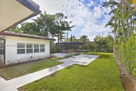 1545 Baracoa Ave, Coral Gables FL 33146