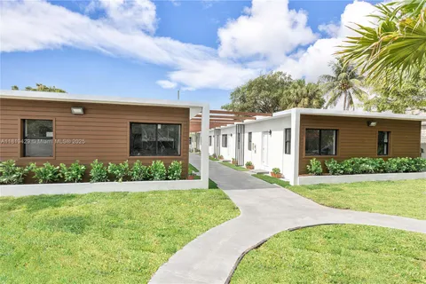 1946 Pierce St # 9, Hollywood FL 33020