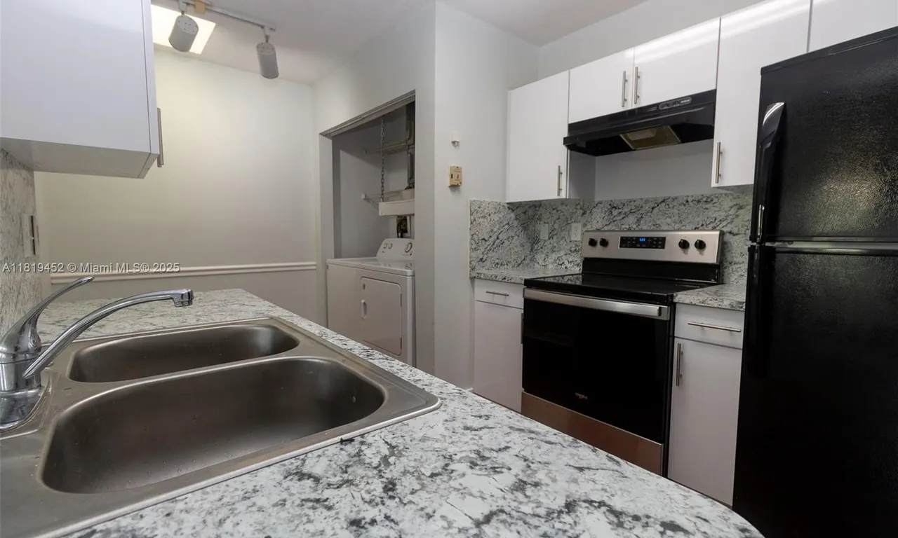 18308 NW 68th Ave # L, Hialeah FL 33015