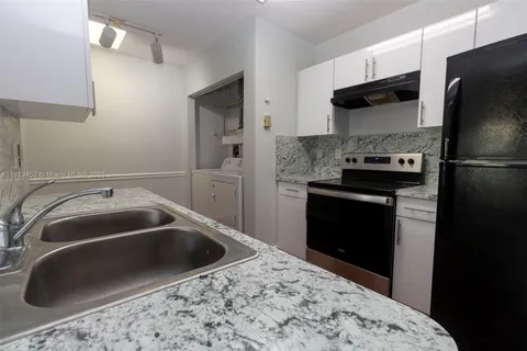 18308 NW 68th Ave # L, Hialeah FL 33015