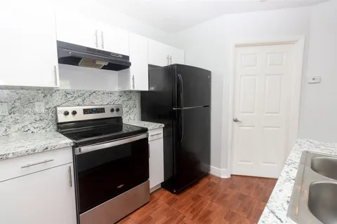 18308 NW 68th Ave # L, Hialeah FL 33015