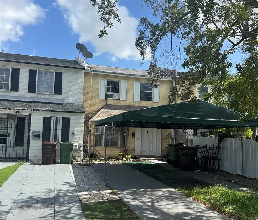 1680 W 72nd St, Hialeah FL 33014
