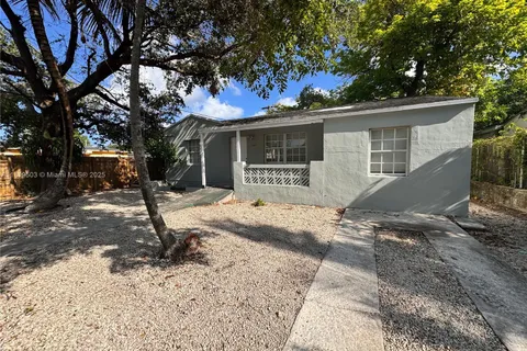146 NW 56th St, Miami FL 33127