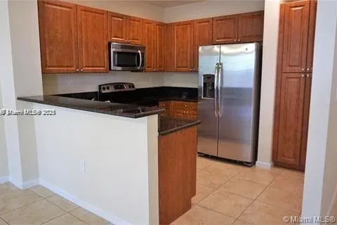 233 Las Brisas Cir # 233, Sunrise FL 33326