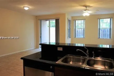 233 Las Brisas Cir # 233, Sunrise FL 33326