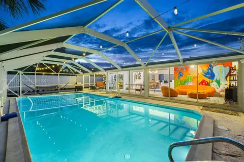 2530 Flamingo Ln, Fort Lauderdale FL 33312