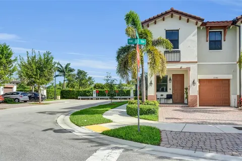 10380 NW 88th Ter, Doral FL 33178