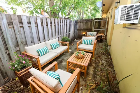 1341 NE 5th Ter # 4, Fort Lauderdale FL 33304