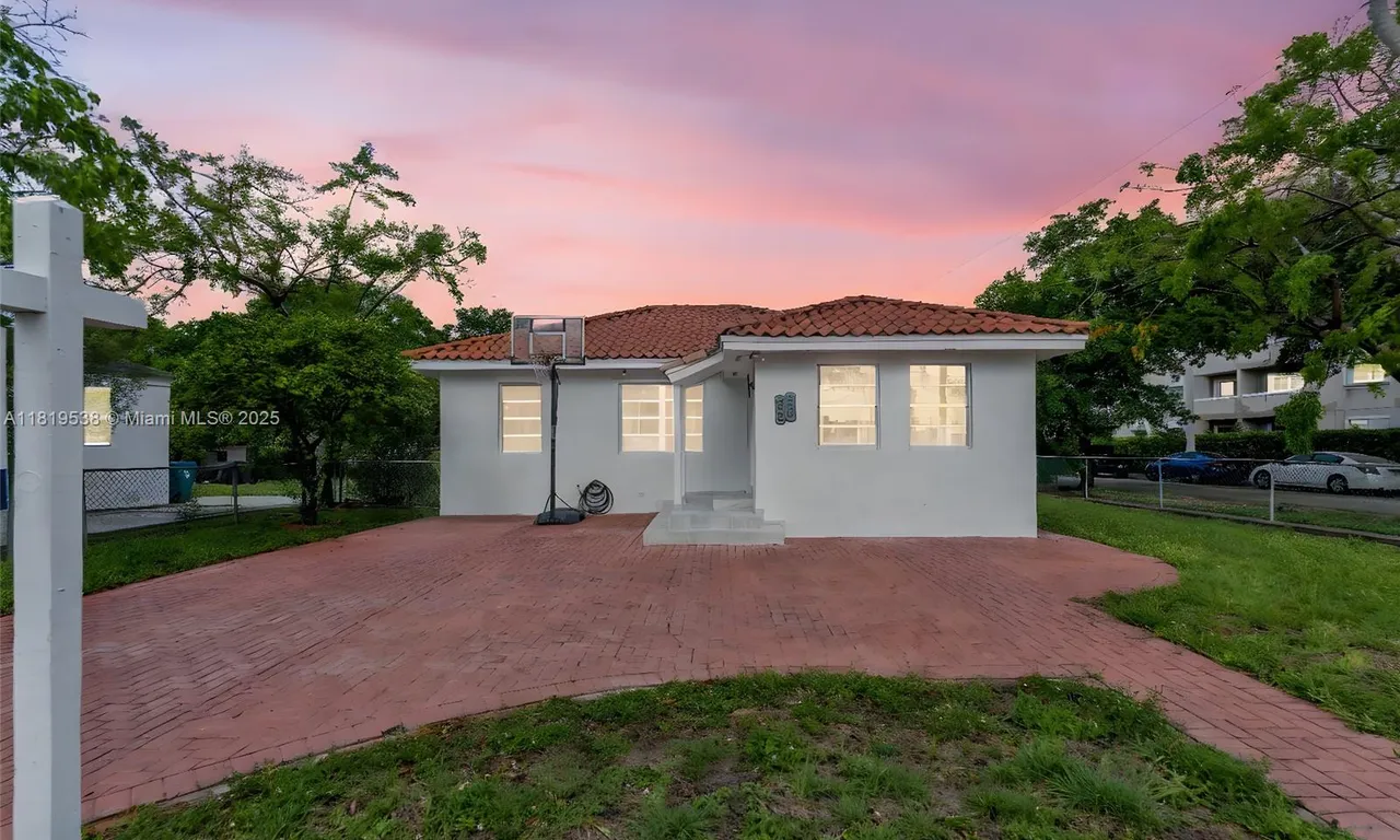 520 NW 32nd Pl, Miami FL 33125
