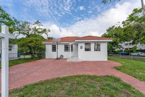 520 NW 32nd Pl, Miami FL 33125