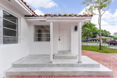 520 NW 32nd Pl, Miami FL 33125