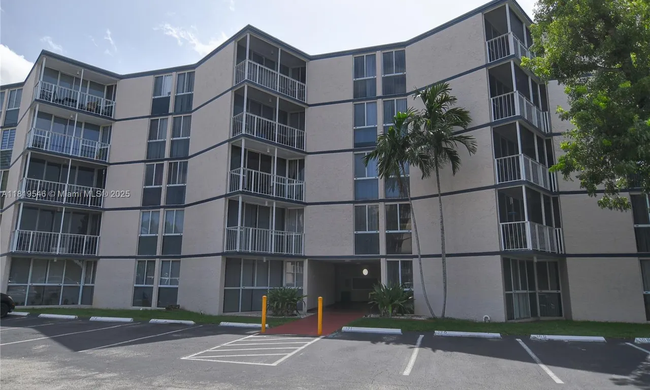7125 NW 186th St # B311, Hialeah FL 33015