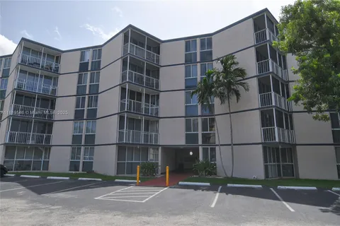 7125 NW 186th St # B311, Hialeah FL 33015