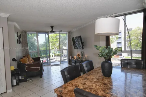 7125 NW 186th St # B311, Hialeah FL 33015