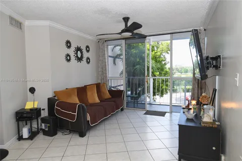 7125 NW 186th St # B311, Hialeah FL 33015