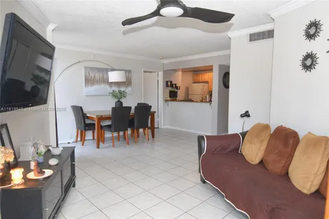 7125 NW 186th St # B311, Hialeah FL 33015