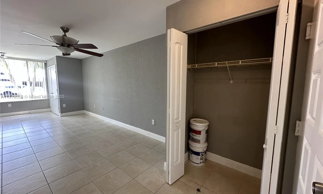 2861 N Oakland Forest Dr # 107, Oakland Park FL 33309