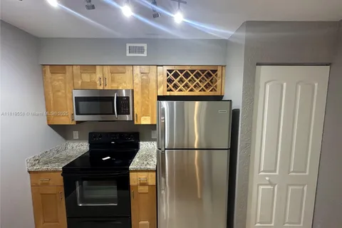 2861 N Oakland Forest Dr # 107, Oakland Park FL 33309