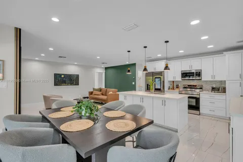 620 Sea Turtle Way, Plantation FL 33324