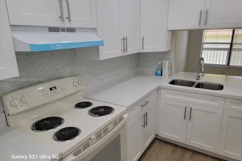 469 NW 100th Pl # 204, Pembroke Pines FL 33024