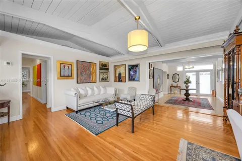 5757 SW 49th St, South Miami FL 33155