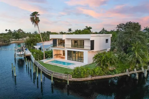 2033 NE 22nd St, Wilton Manors FL 33305