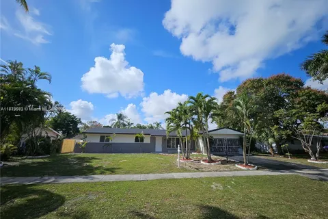 221 SW 53rd Ave, Plantation FL 33317