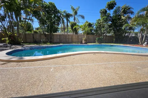 221 SW 53rd Ave, Plantation FL 33317
