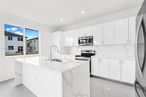 19446 SW 296 ST # A, Homestead FL 33030