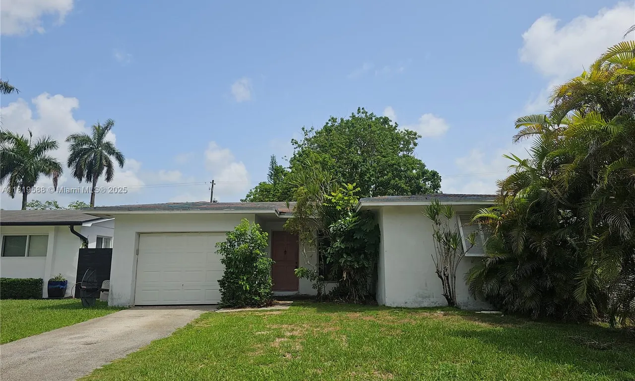 131 NE 18th St, Homestead FL 33030