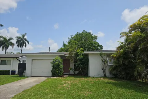 131 NE 18th St, Homestead FL 33030