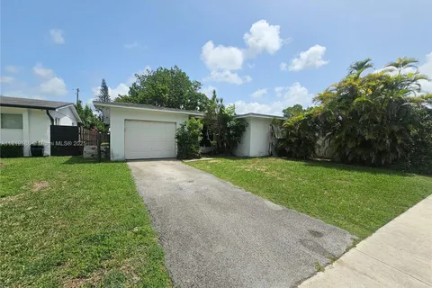 131 NE 18th St, Homestead FL 33030