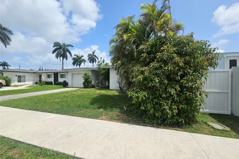 131 NE 18th St, Homestead FL 33030
