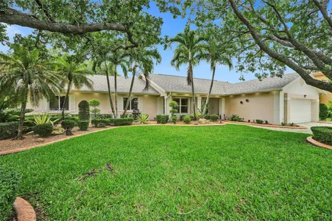 411 NW 201st Ave, Pembroke Pines FL 33029