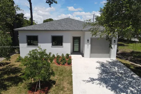 871 NW 27th Ter, Fort Lauderdale FL 33311