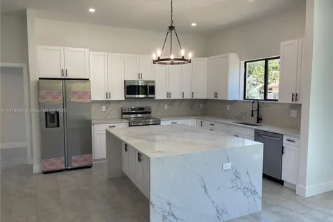 871 NW 27th Ter, Fort Lauderdale FL 33311
