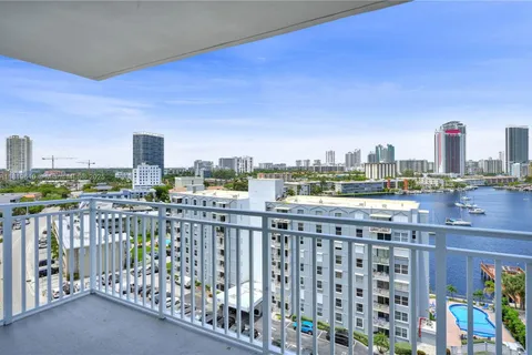 427 Golden Isles Dr # 11H, Hallandale Beach FL 33009