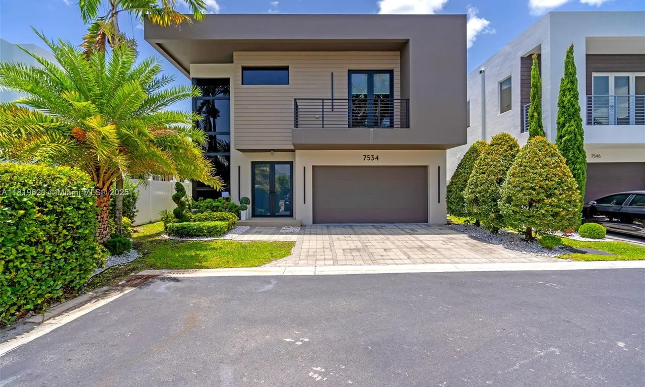 7534 NW 98th Ave, Doral FL 33178