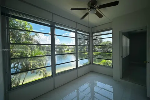 5003 NW 35th St # 506, Lauderdale Lakes FL 33319