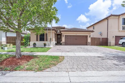 2743 NE 1st St, Homestead FL 33033