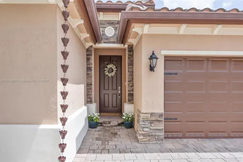 2743 NE 1st St, Homestead FL 33033