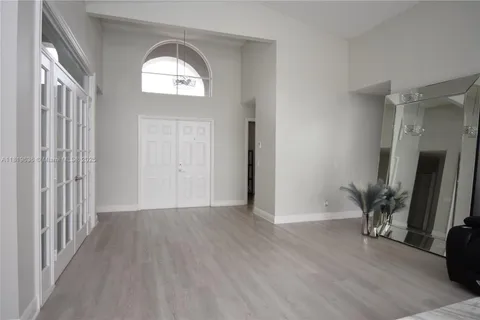 1021 Cedar Falls Dr, Weston FL 33327