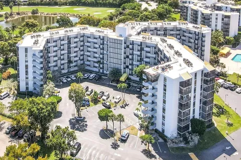 20500 W Country Club Dr # 303, Aventura FL 33180