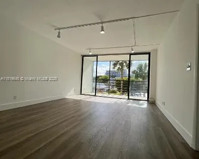 20500 W Country Club Dr # 303, Aventura FL 33180