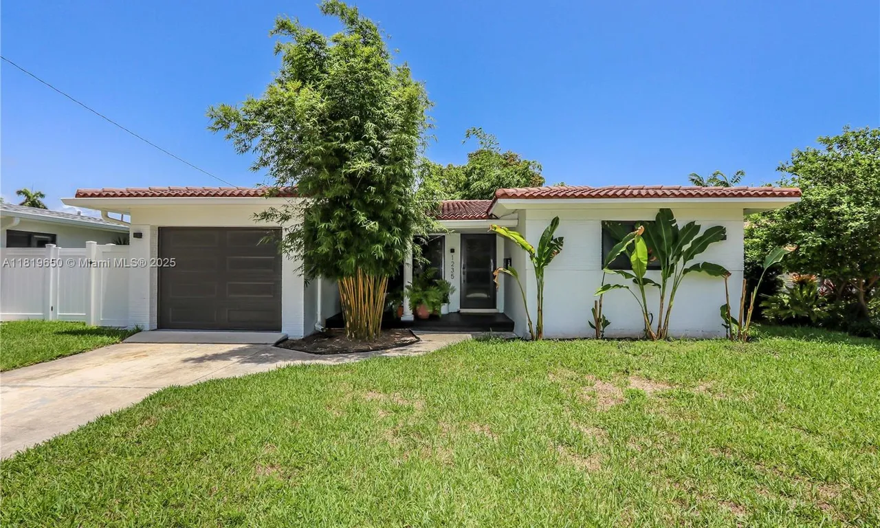 1235 Buchanan St, Hollywood FL 33019